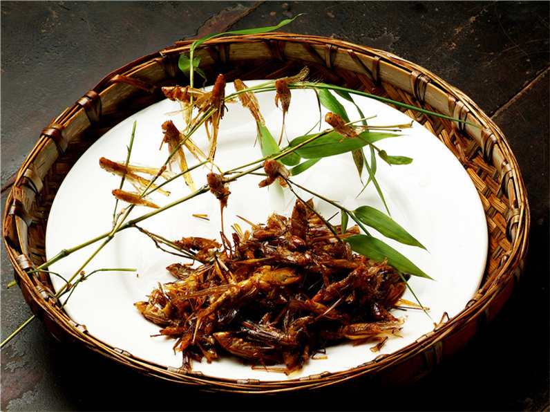 椒盐油炸蜢